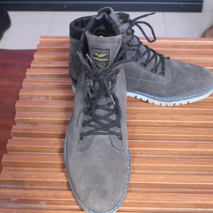 Sepatu boot sneaker  high keren " PME Legend" upper kulit suede  outsole sneaker . size 44 insole 29