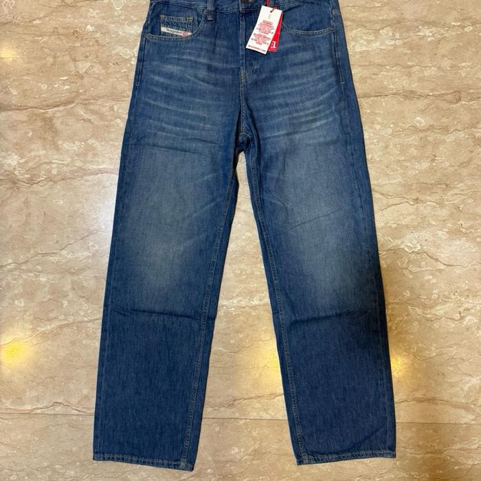 Diesel Jeans BNWT, Straight. Size 28 Code 2001 D-Macro RRP 3jt+