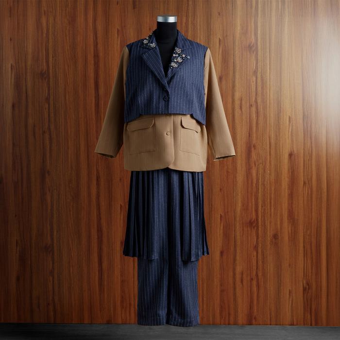 Jenna and Kaia Prive - Zhea Blazer - Outer Wanita
