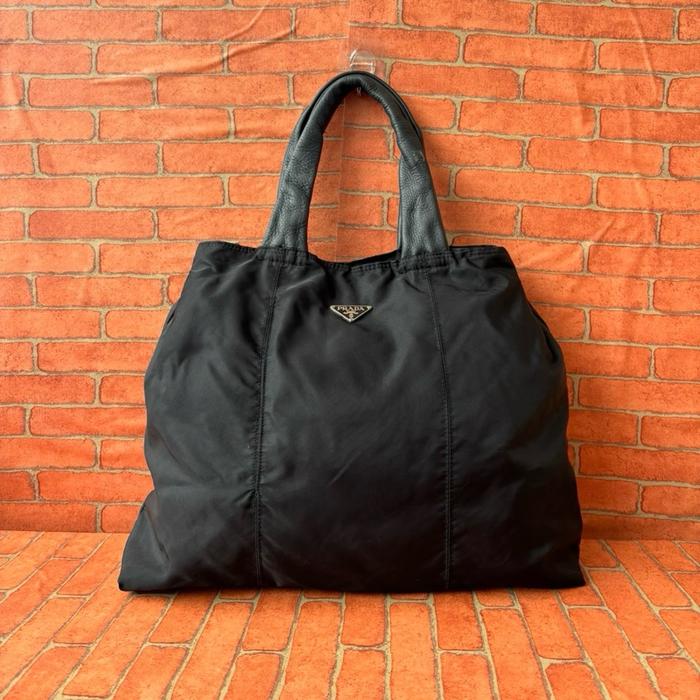 TAS TOTE NILON WANITA MIX KULIT ASLI PRADA MILANO PRELOVED HITAM / TAS TENTENG WANITA PRELOVED PRAND