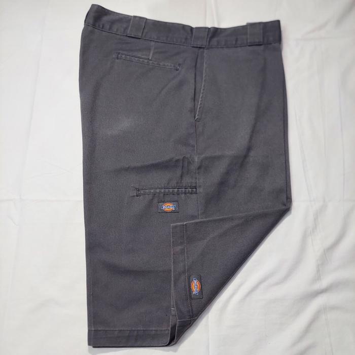 Dickies Short Pants Celana Pendek Cell Pocket Size 38 Charcoal