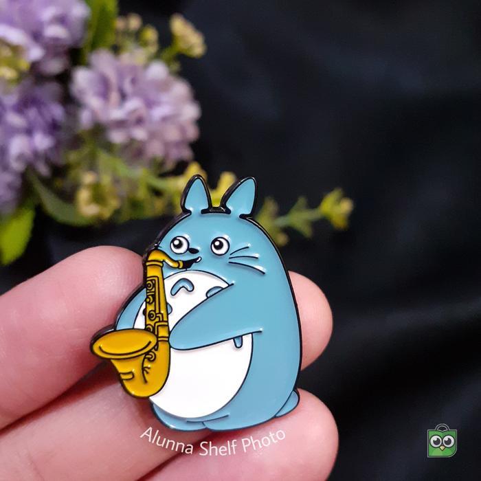 Pin Enamel Totoro Alat Musik Saxophone Trombone Cello Bros Brooch Aksesoris - Saxophone