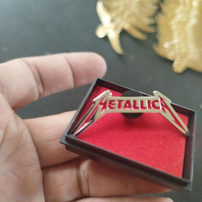 pin topi model metallica custom Clips