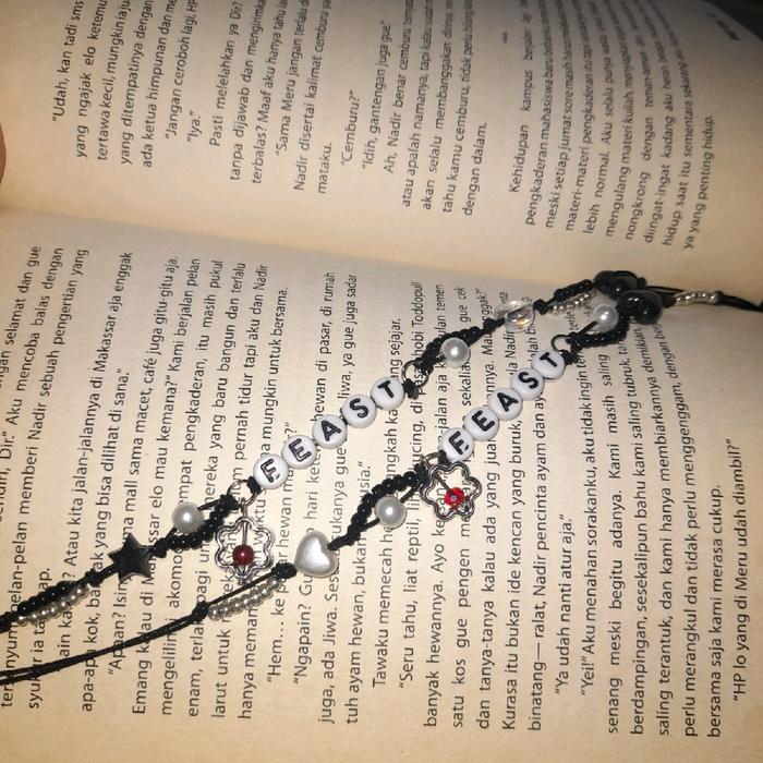 . Feast Fanmade Beads Bracelet inspired by Feast Album (Membangun & Menghancurkan)