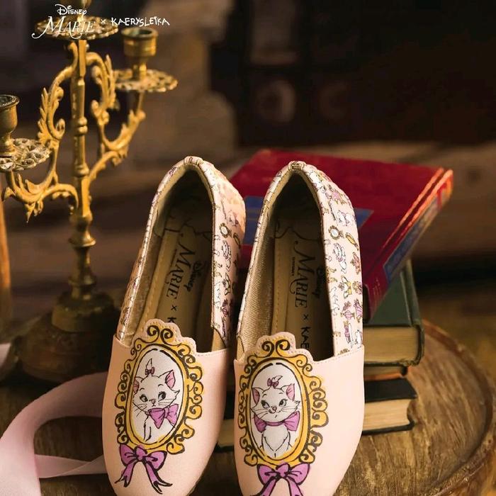 Kaerysleika Aristocats || Duchess Round Slip On Peach