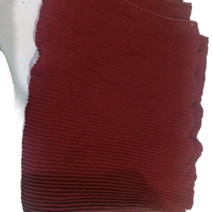 Hijab Pasmina Plisket Ukuran 170cm Warna Merah Bata untuk Penampilan Elegan Pashmina Muslim Kerudung