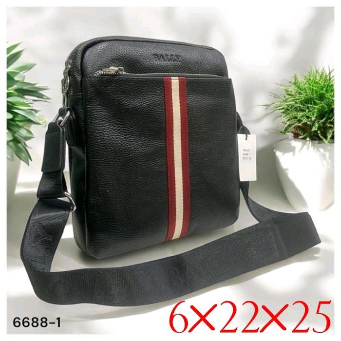 Bally Tas Selempang Pria Kulit 6688-1 Hitam dengan Stripes Merah Putih Ukuran 6x22x25 cm Slingbag De
