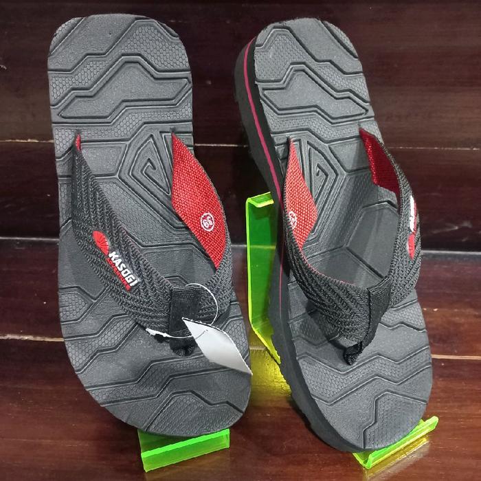 Kasogi Sendal Gunung Pria dengan Desain Nyaman dan Tahan Lama untuk Aktivitas Outdoor