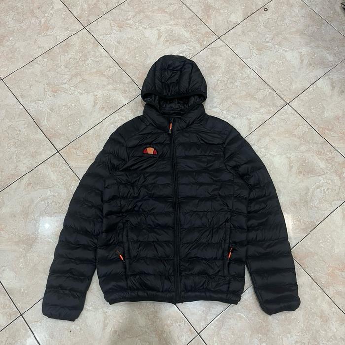 jaket bulang ellesse black