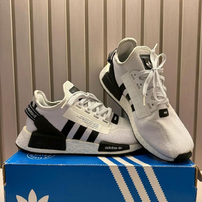 preloved 2nd Adidas NMD R1 V2 Putih White size 42