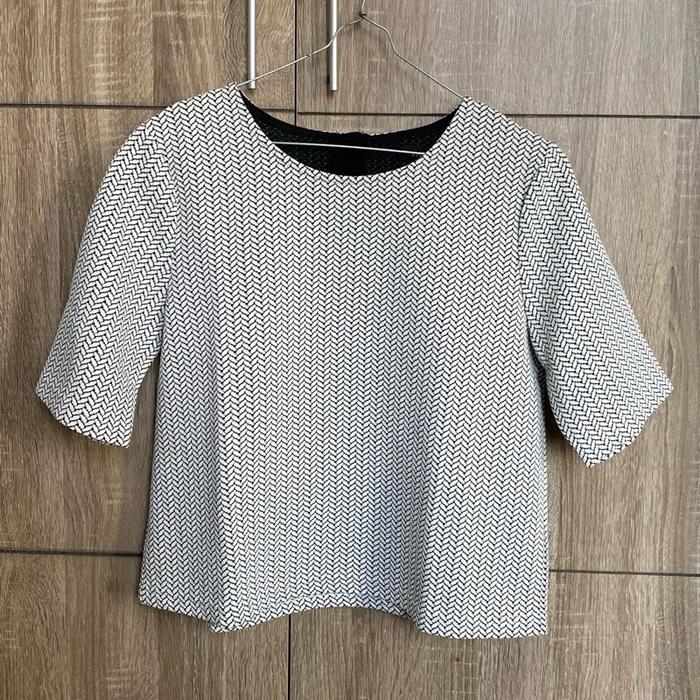 Nichii Monogram Top | Preloved Branded | Thrift Branded | Baju Bekas Cewek Branded Murah | Semi Crop