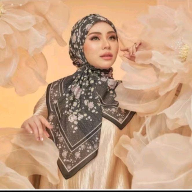 LY Hijab Motif Terbaru Pattern LY Monogram hijab segiempat