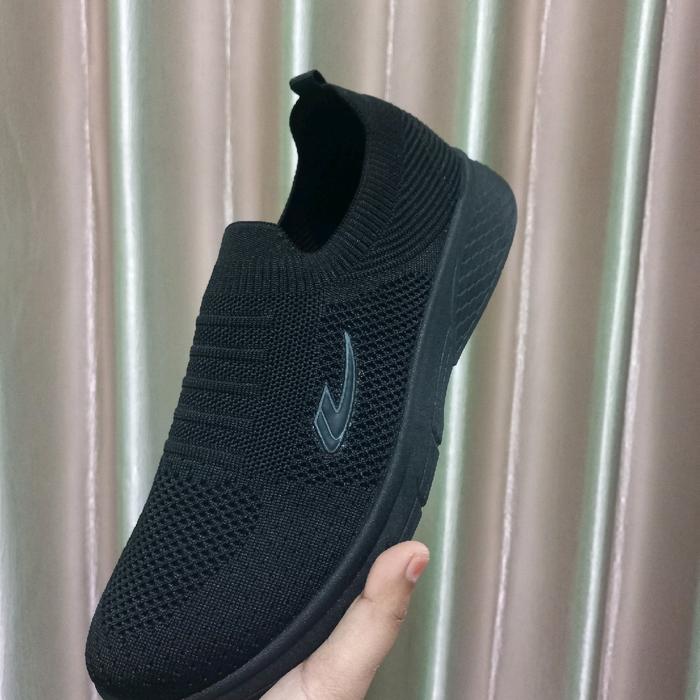 sepatu new era lexus winner 01 nyaman untuk dewasa cowok/cewe  nyaman n tdk licin Pria Hitam