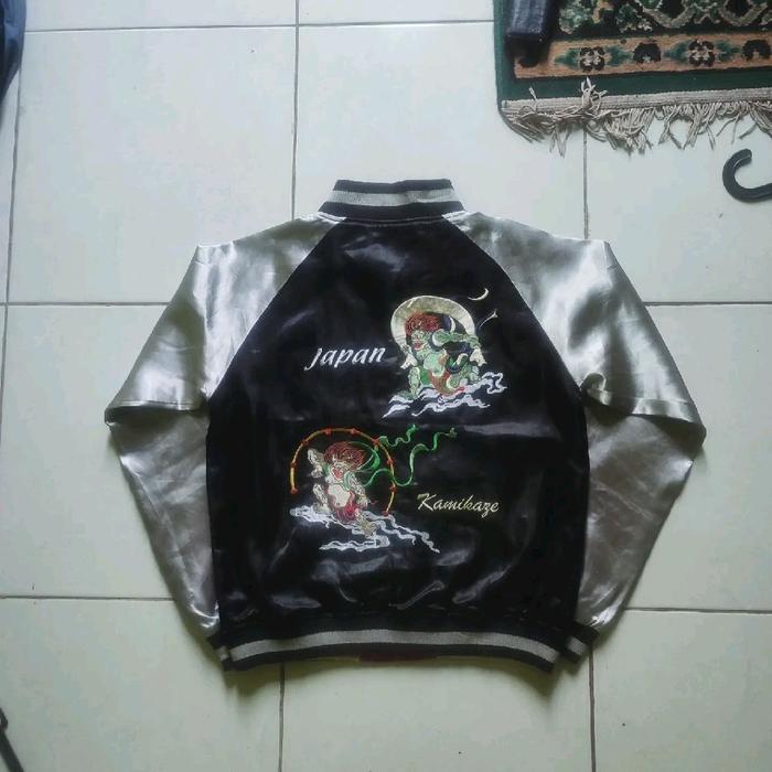 sukajan reversibel raijin fujin embry satin jacket
