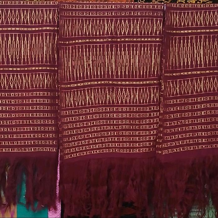 tenunan tarutung  bakal jas /bakal baju motif pinuccaan,motif mangiring