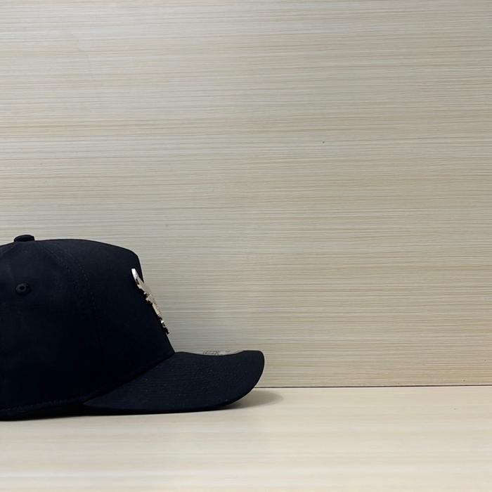TOPI BASEBALL HITAM BANTENG BESI SILVER