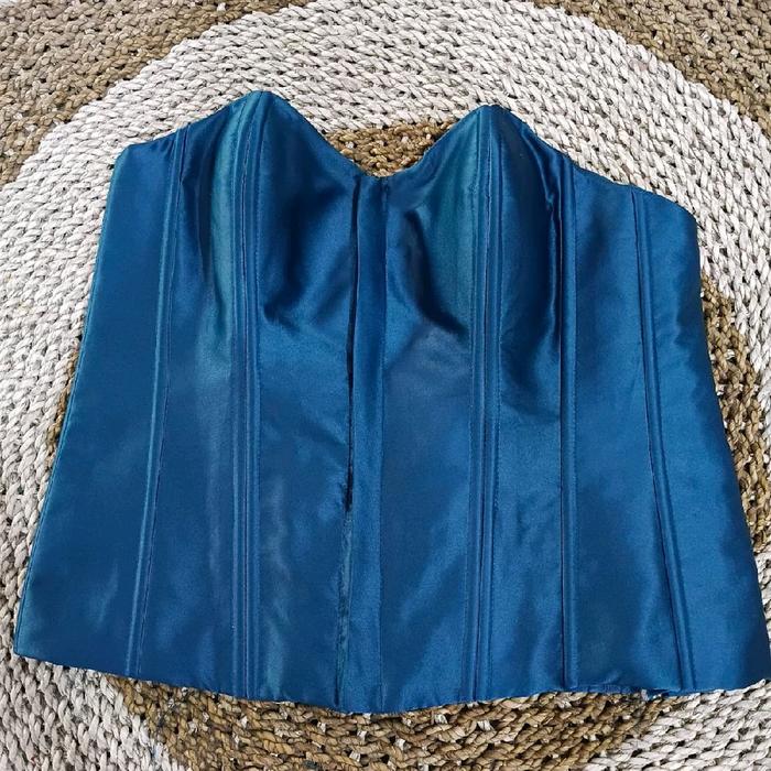 kamisol/pengganti lapisan kebaya berkaret belakang