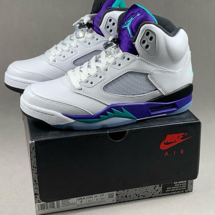 Sepatu Jordan 5 Retro Grape