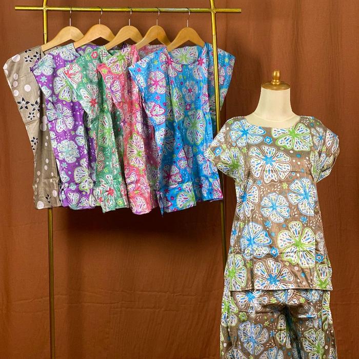 Set Krill Atasan+Bawahan Pendek LD 110 dengan Desain Motif Bunga Cerah dan Model Lengan Pendek untuk