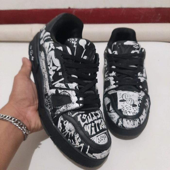 LV trainer sneaker comic motif leather size 41/42