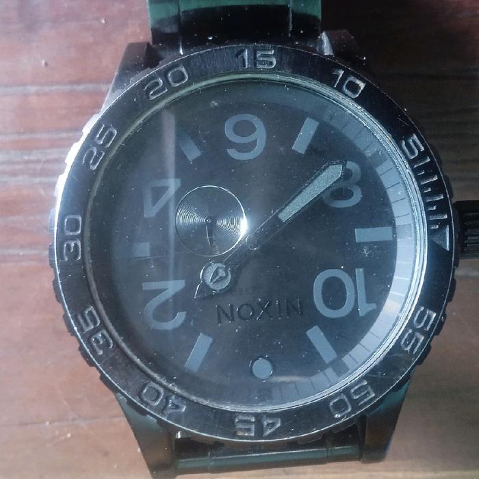 jam tangan Nixon (barang bekas pakai)