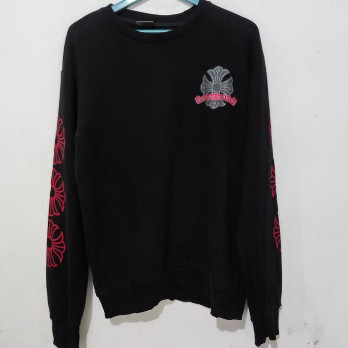 CH CN Sweater Unisex Size XL Warna Hitam dengan Backprint dan Motif Bunga di Lengan