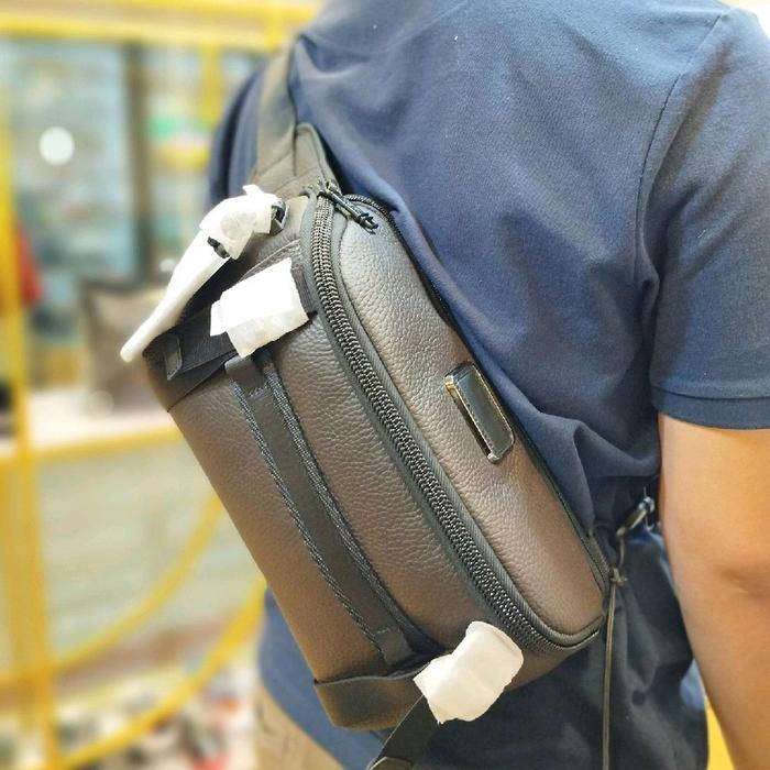 Tumi Alpha Bravo Platoon Leather Brown Waistbag Tas Pria Kulit Asli dengan Desain Modern dan Fungsio