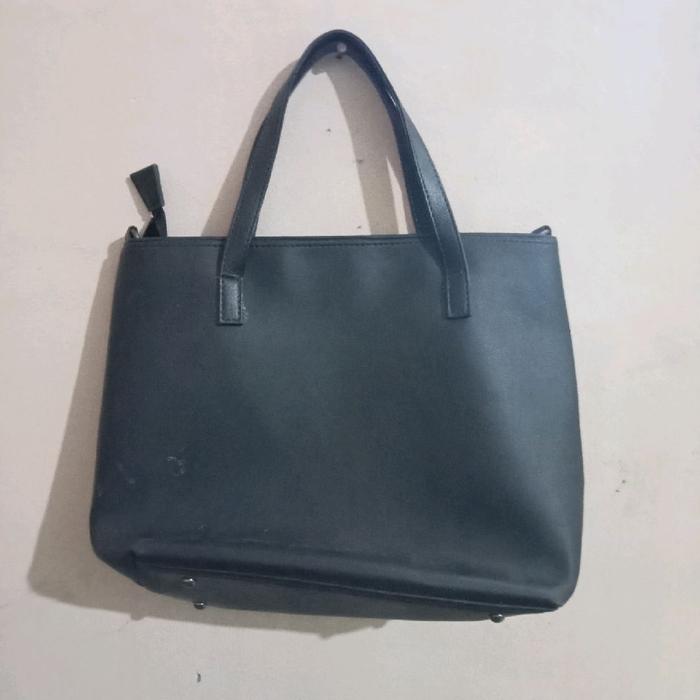 tas wanita charles & keith warna biru tua