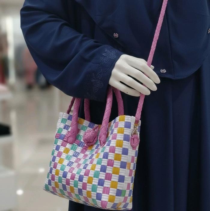 Tas Anyaman Jali Mini Selempang - Muat HP dan Dompet -