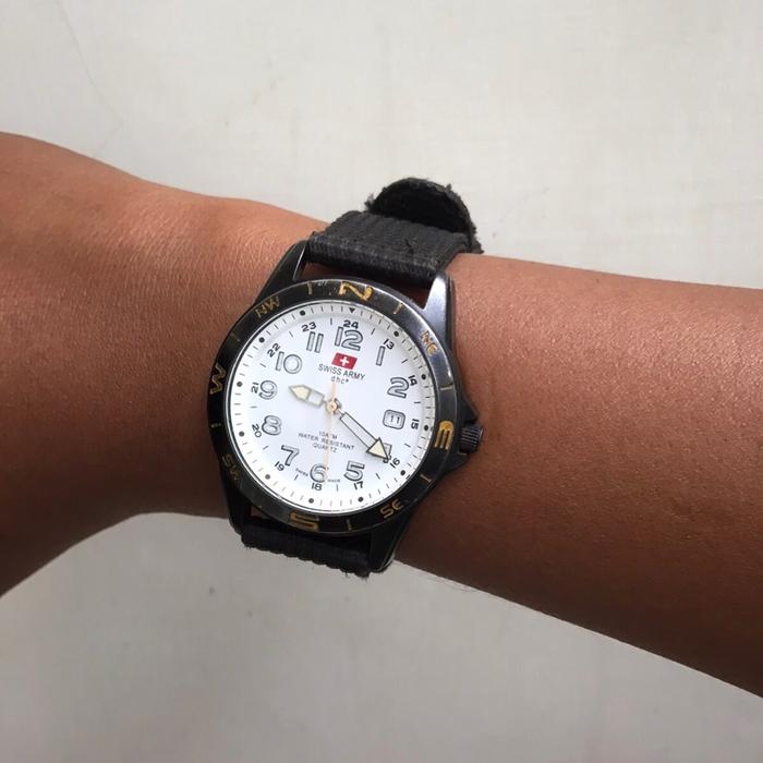 Jam Tangan Swiss Army dhc+ nyala normal
