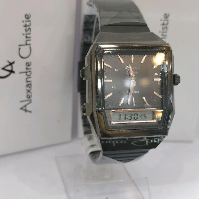 Alexandre Christie Jam Tangan Wanita Model 2B37LH dengan Tampilan Digital Elegan Stainless