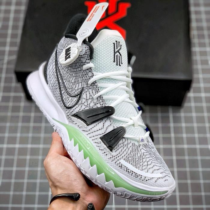Sepatu Kyrie 7 Brooklyn Beats