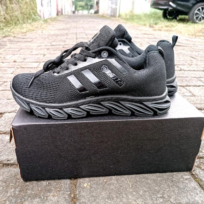 Sepatu hitam polos sepatu full black/sepatu kerja /sepatu sekolah/sepatu sekolah back to school/sepa