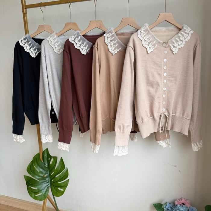 Kalya Rajut Sweater Wanita dengan Detail Renda dan Kancing Depan Warna Hitam, Abu-abu, Marun, Cokela