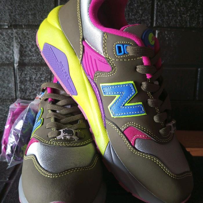 sepatu sneaker unisex NB580