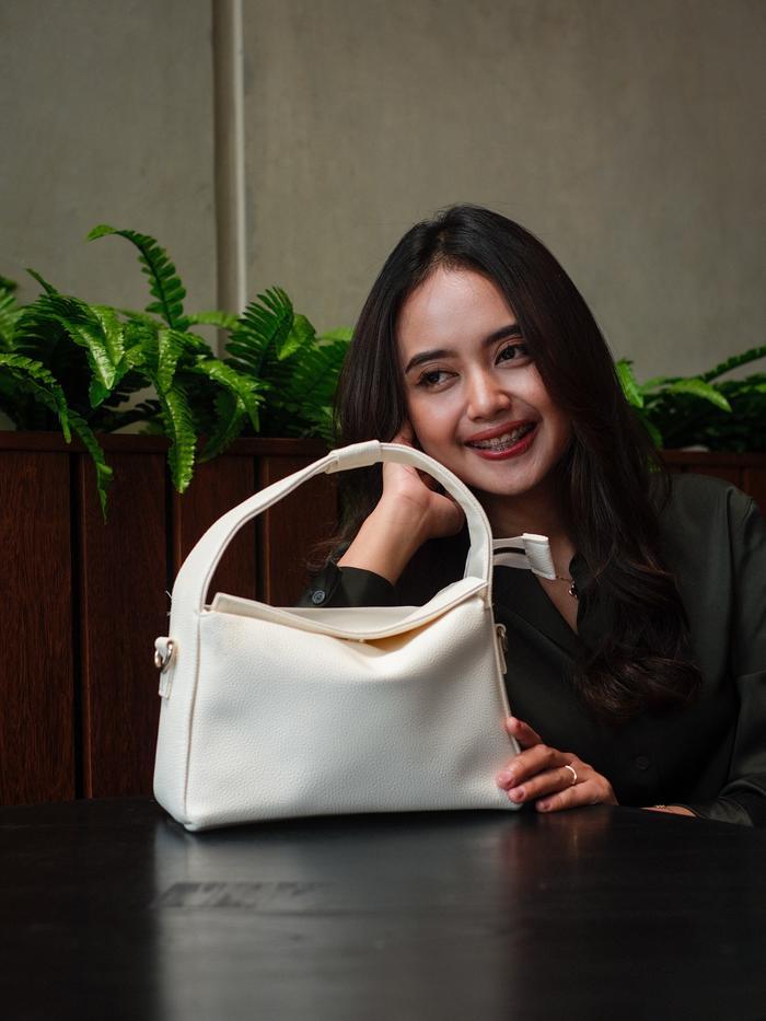 Enha - Selena Polly Hand Bag Premium Free Tali Panjang Tas Wanita Terbaru Local Brand Bahan Leather 