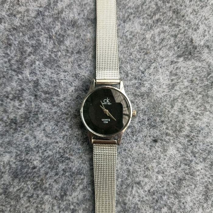 CK Jam Tangan Wanita Tali Pasir Silver Lengan Kecil Quartz Model C54 C4LV1n Kl31N Elegan Watches den