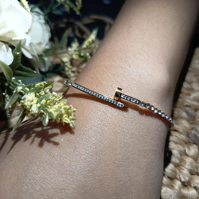 Gelang titanium serut paku gold
