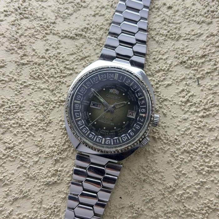 Watches Jam tangan Orient World Diver World time Second Preloved