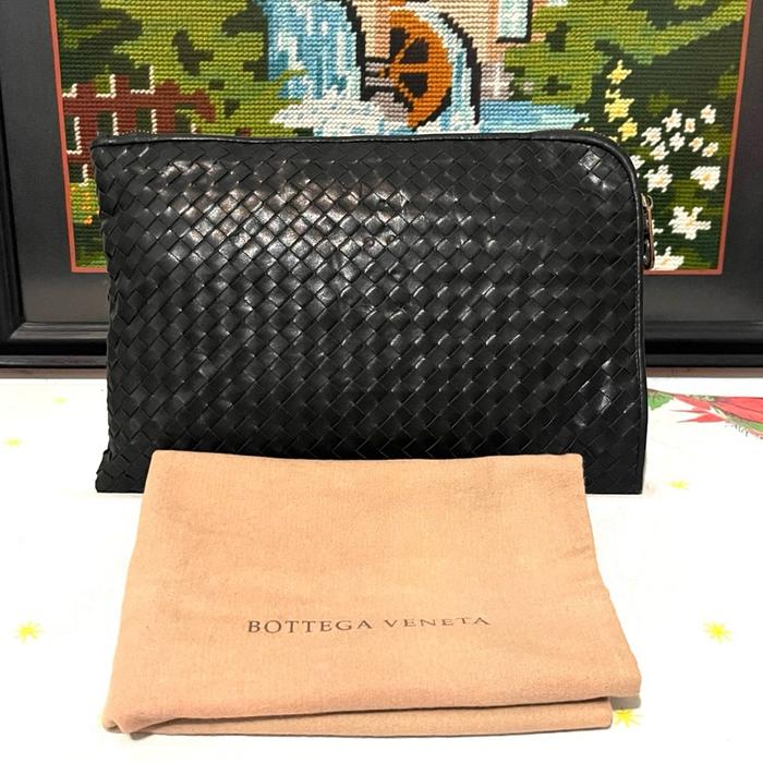 Tas Clutch Bottega Veneta Black - Bekas Second Preloved Original Authentic
