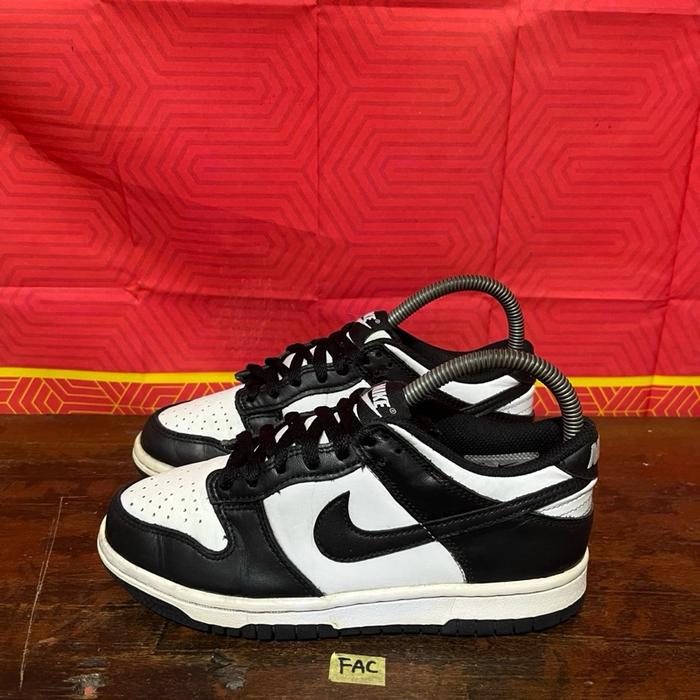 Sepatu second branded nike sb panda black white size 35.5