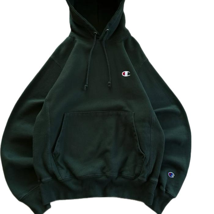 Champion Poetic Justice Hoodie - Jaket Hoodie Hitam dengan Logo Champion di Dada dan Lengan
