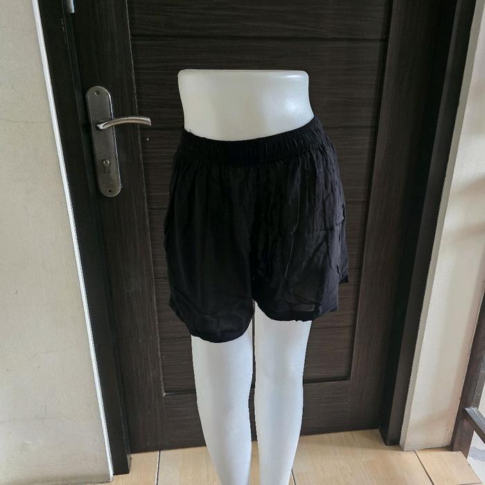 celana pendek hitam selapis pl