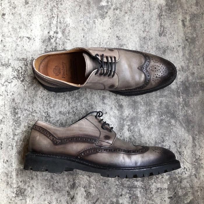 Sepatu boots wingtip vibram