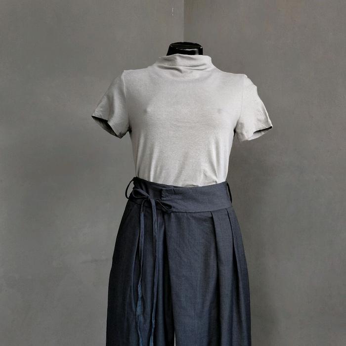 ATG KHAKI MOCK NECK TEE