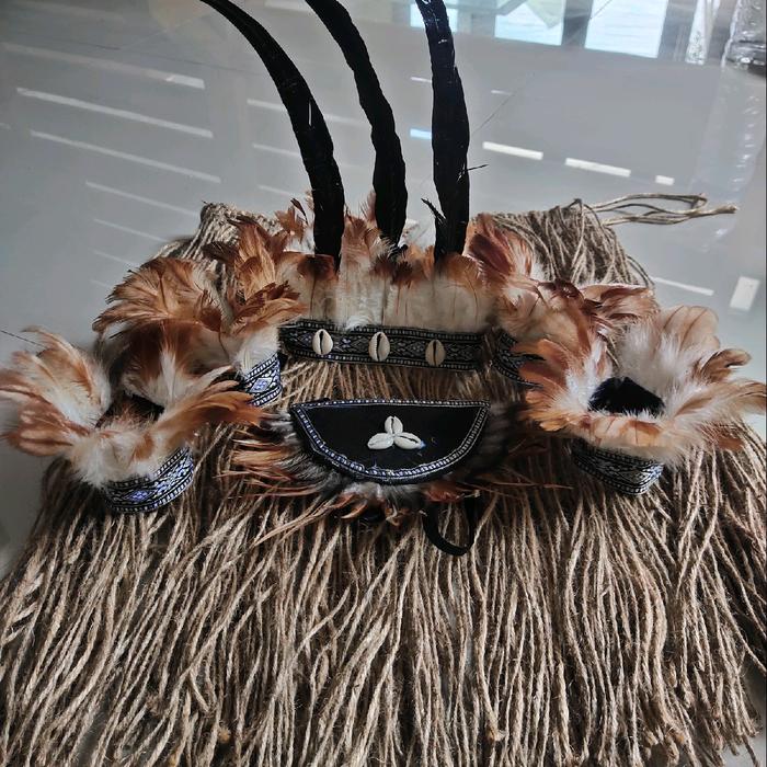 Satu Set Kostum Adat Papua Pedalaman untuk Tari dan Karnaval Cosplay Topi Aksesoris Baju Adat Etnik 