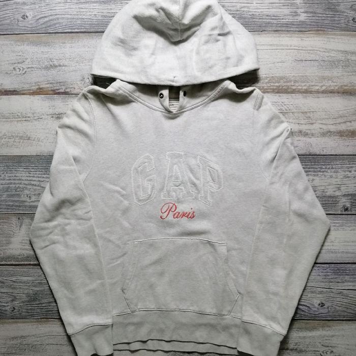 Jaket Hoodie GAP Putih dengan Desain Embroidery dan Kantong Depan untuk Gaya Santai