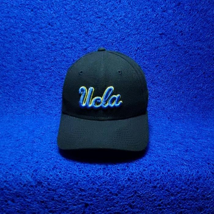 topi UCLA hitam by new era cap