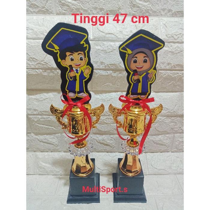 PIALA TROPHY WISUDA WINGS 47 CM