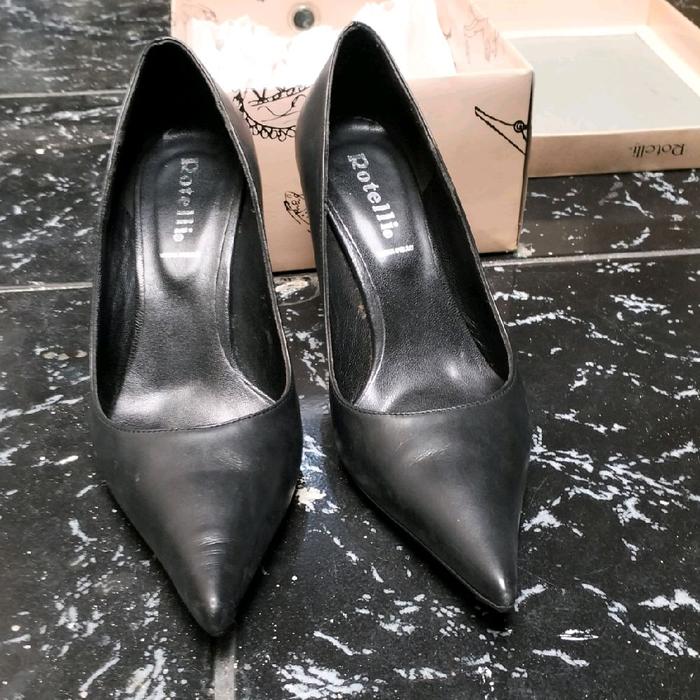 sepatu stiletto wanita rotelli